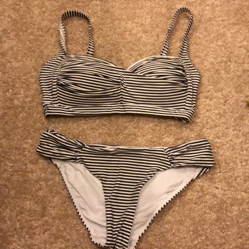 Bond- eye bikini